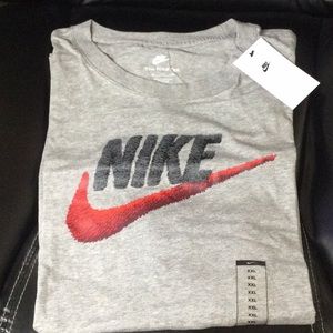 NWT Nike T-Shirt